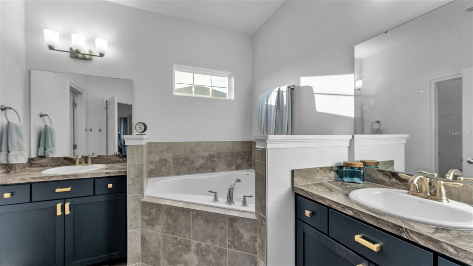 330 TRAVELERS CREEK DR