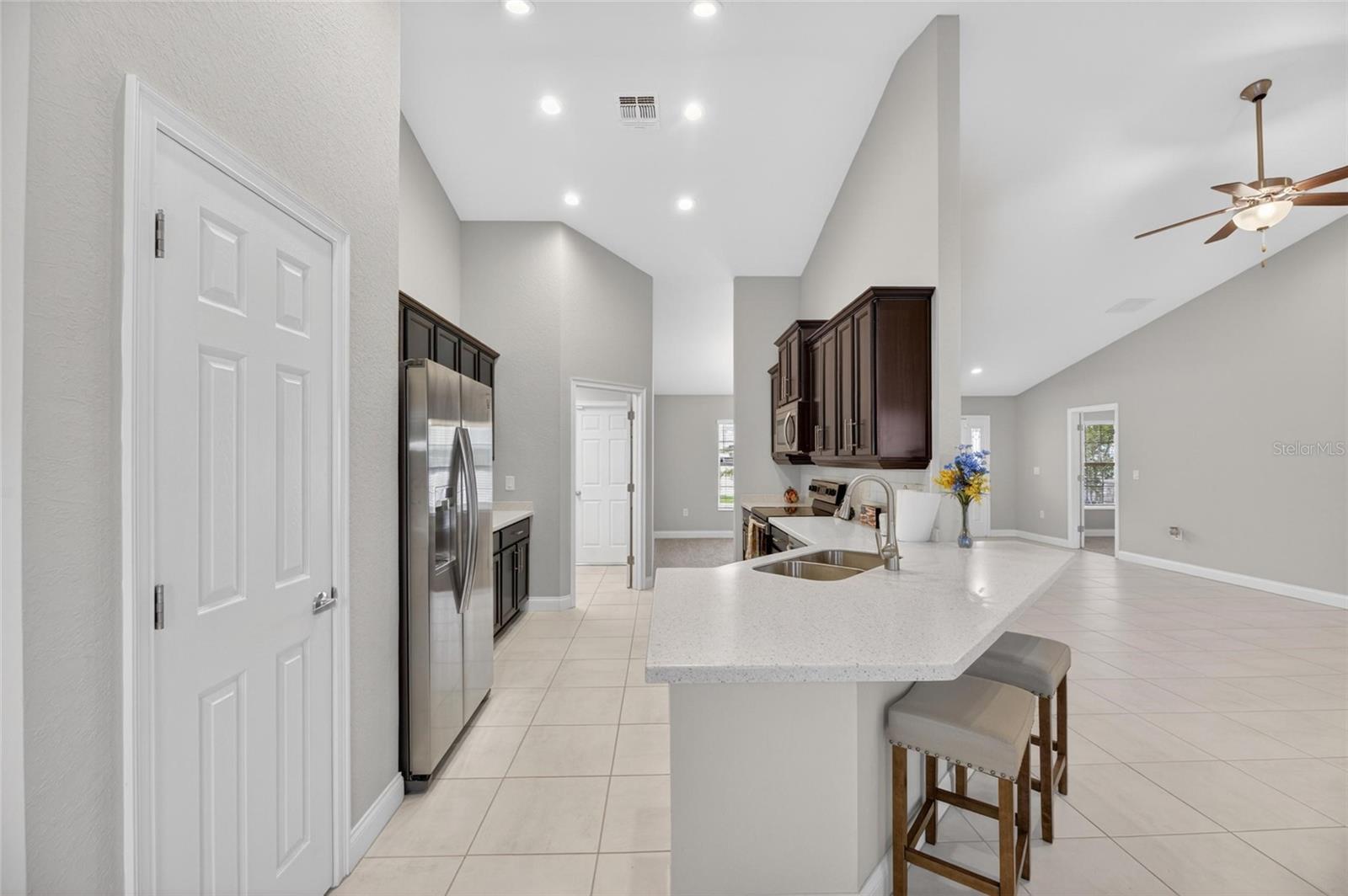 3039 PEARLY DR