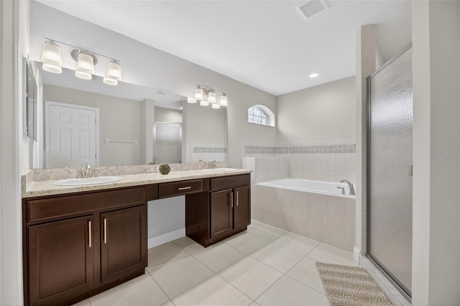 3039 PEARLY DR
