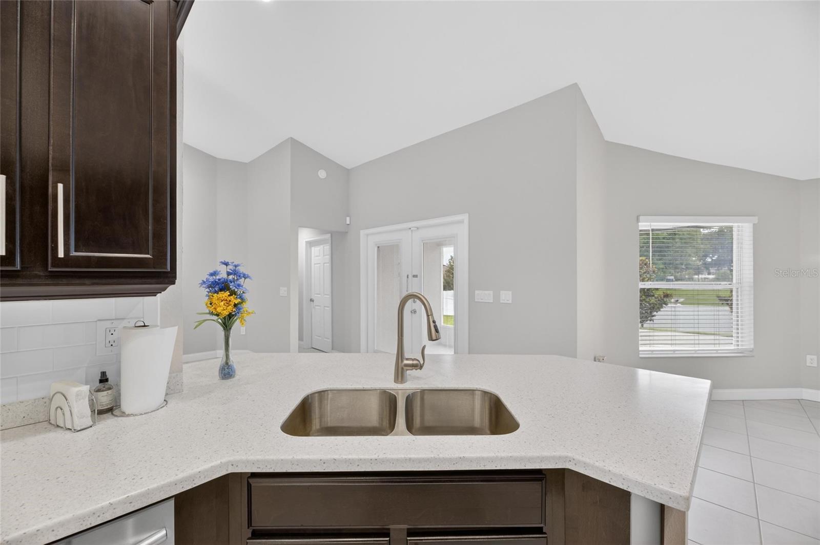 3039 PEARLY DR