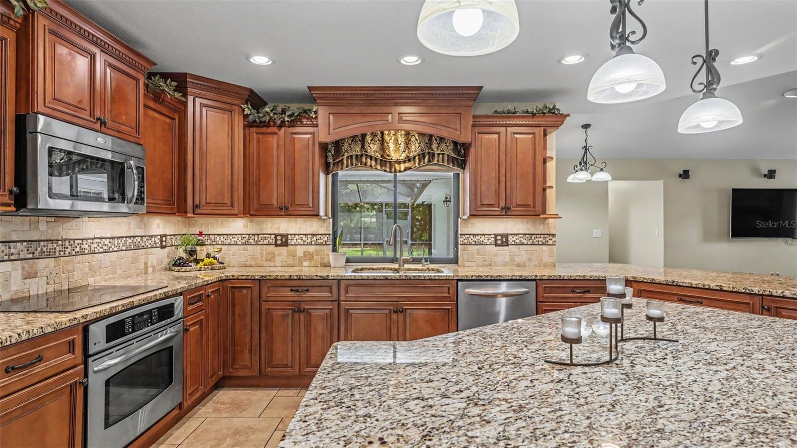 1428 N TIMBERIDGE LOOP