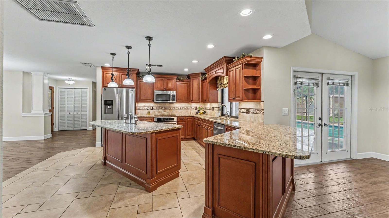 1428 N TIMBERIDGE LOOP