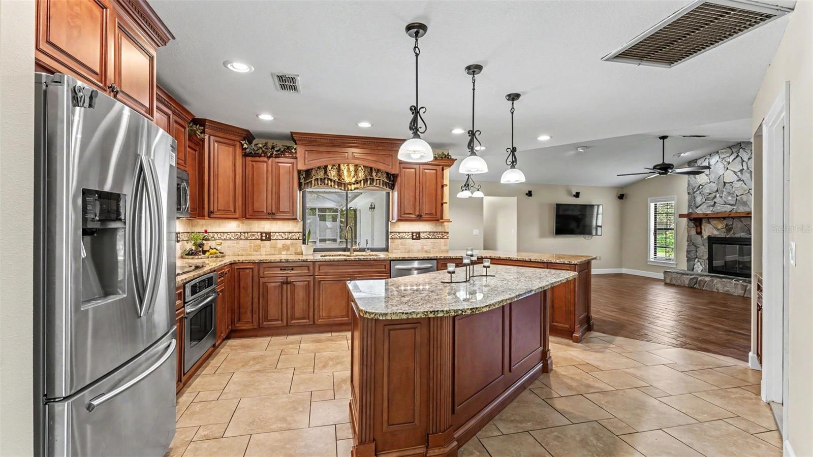 1428 N TIMBERIDGE LOOP