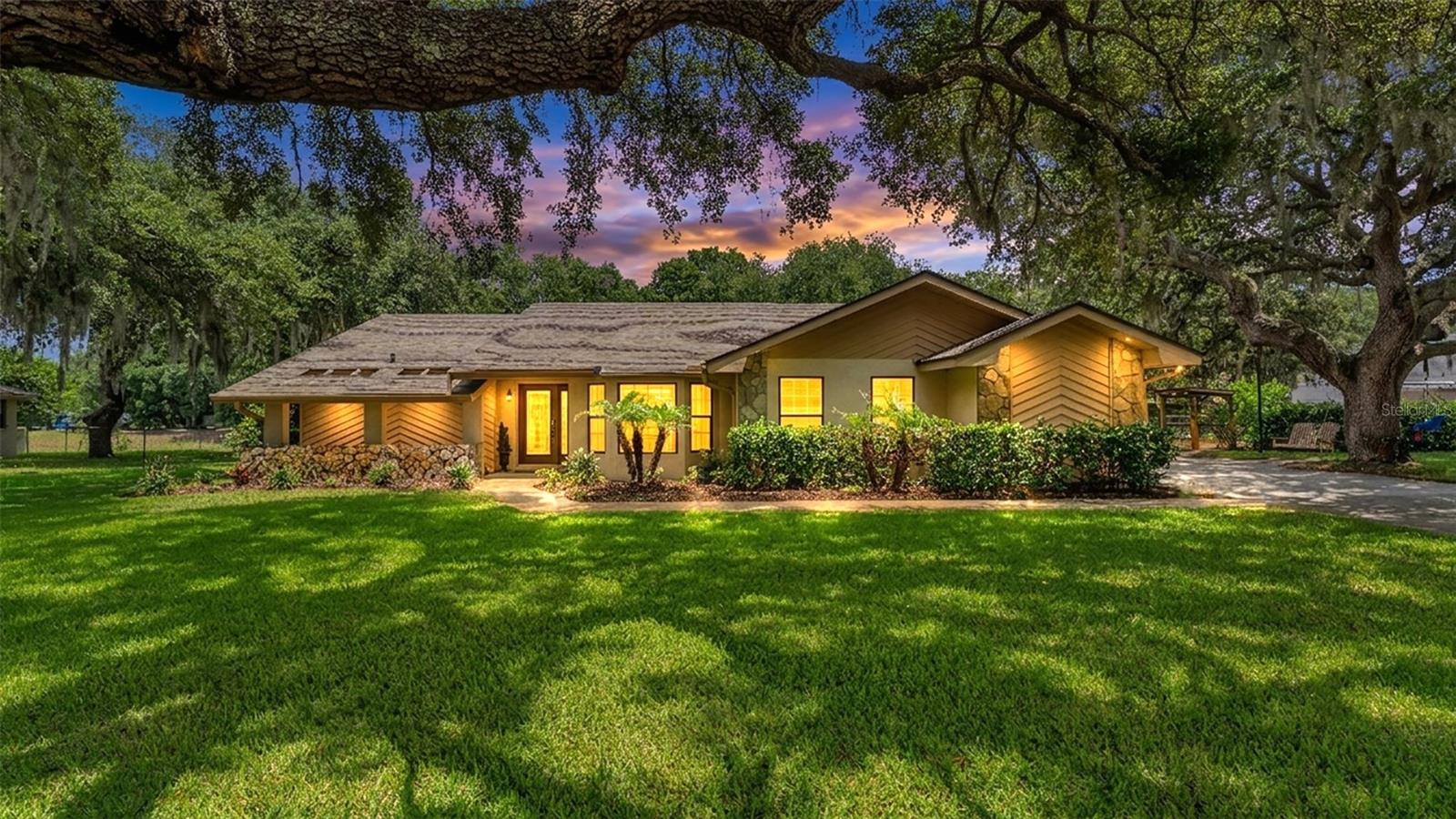 1428 N TIMBERIDGE LOOP