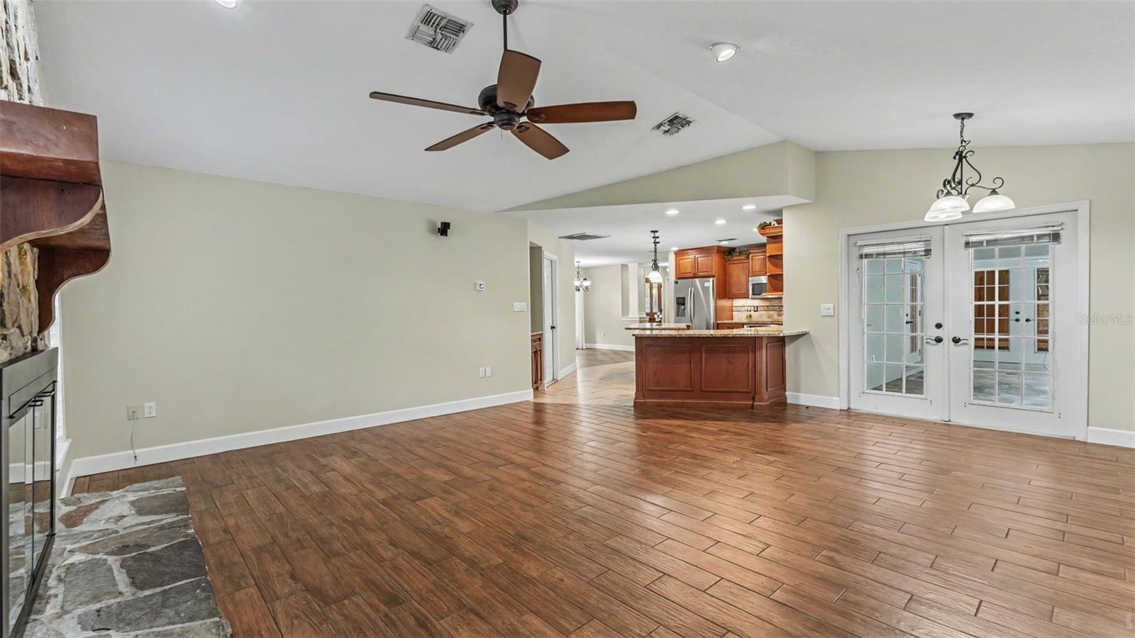 1428 N TIMBERIDGE LOOP