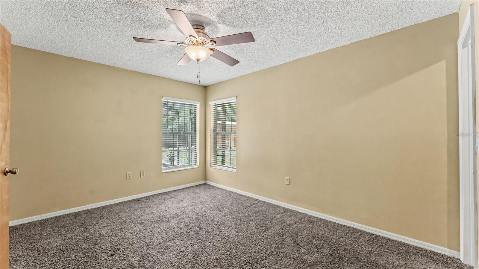 1428 N TIMBERIDGE LOOP