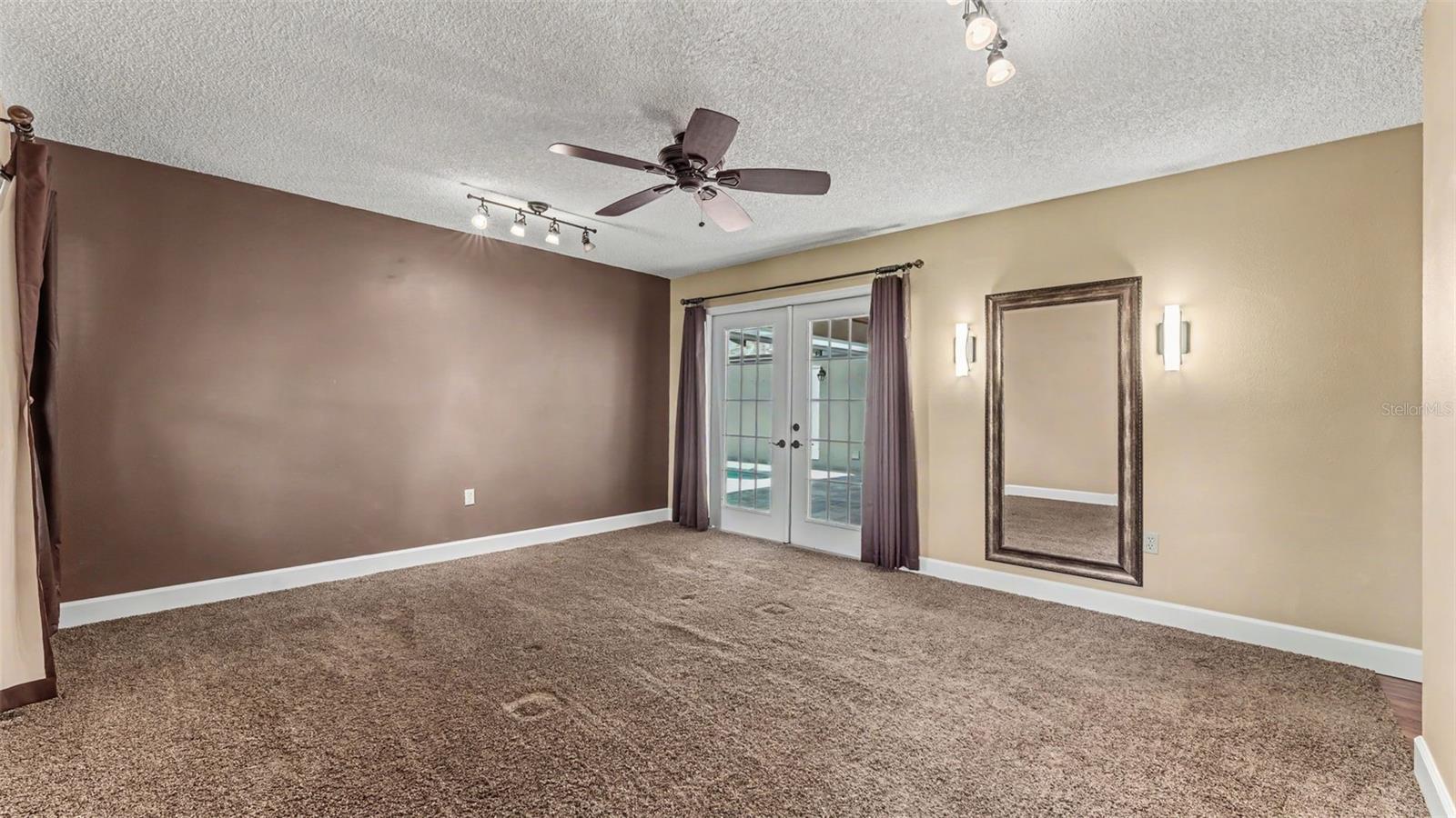 1428 N TIMBERIDGE LOOP