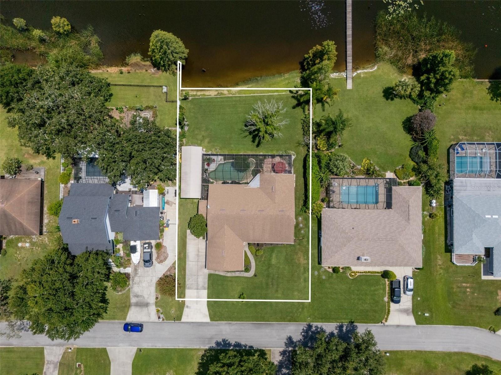926 VAN DR
