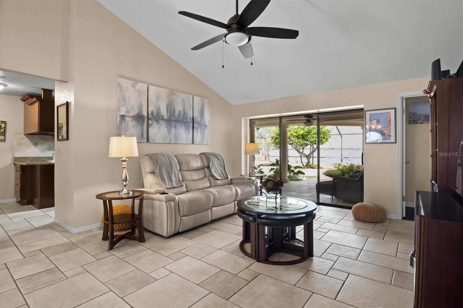 926 VAN DR