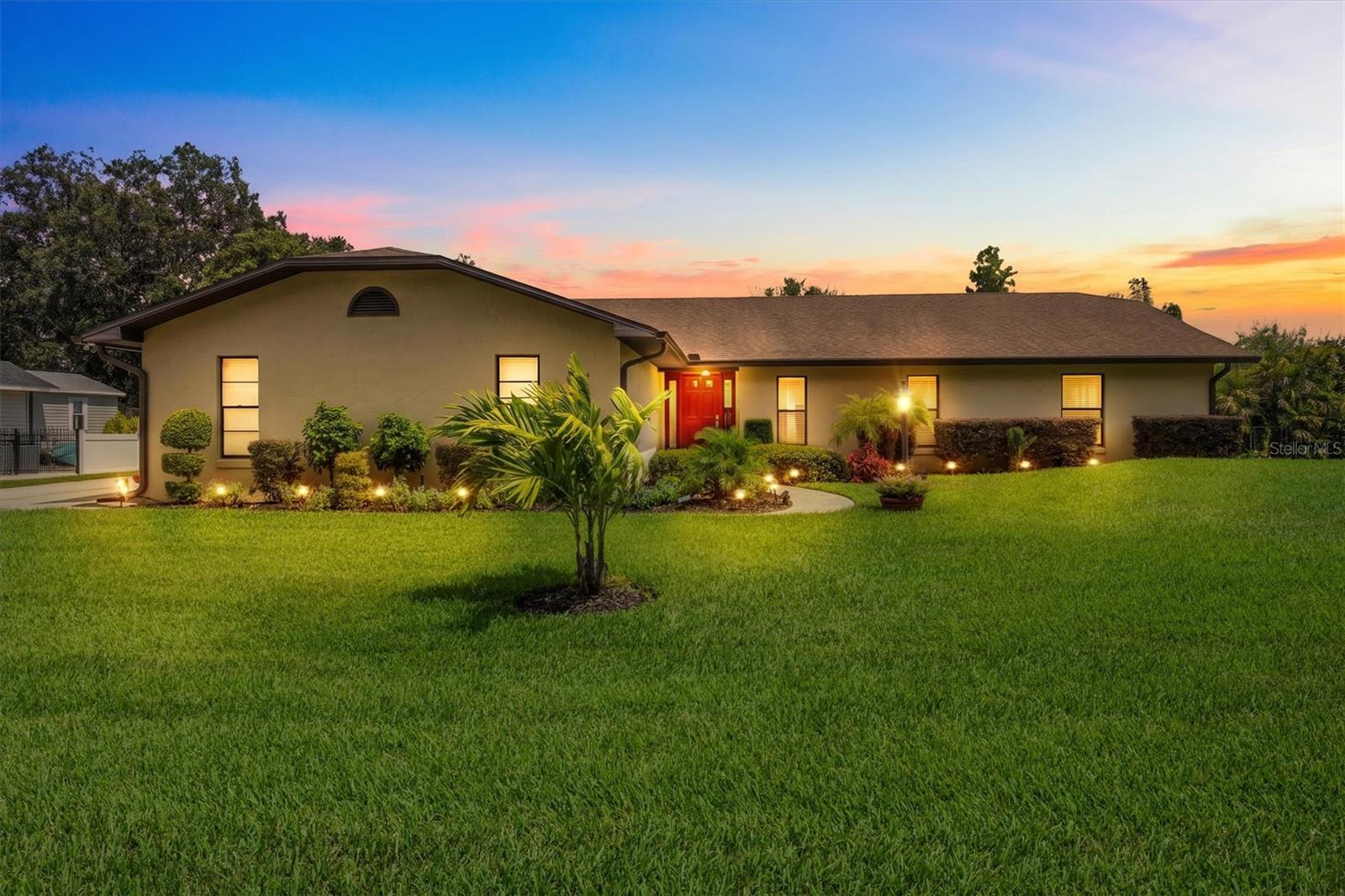 926 VAN DR