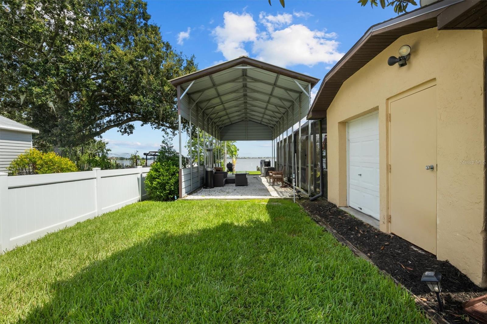 926 VAN DR