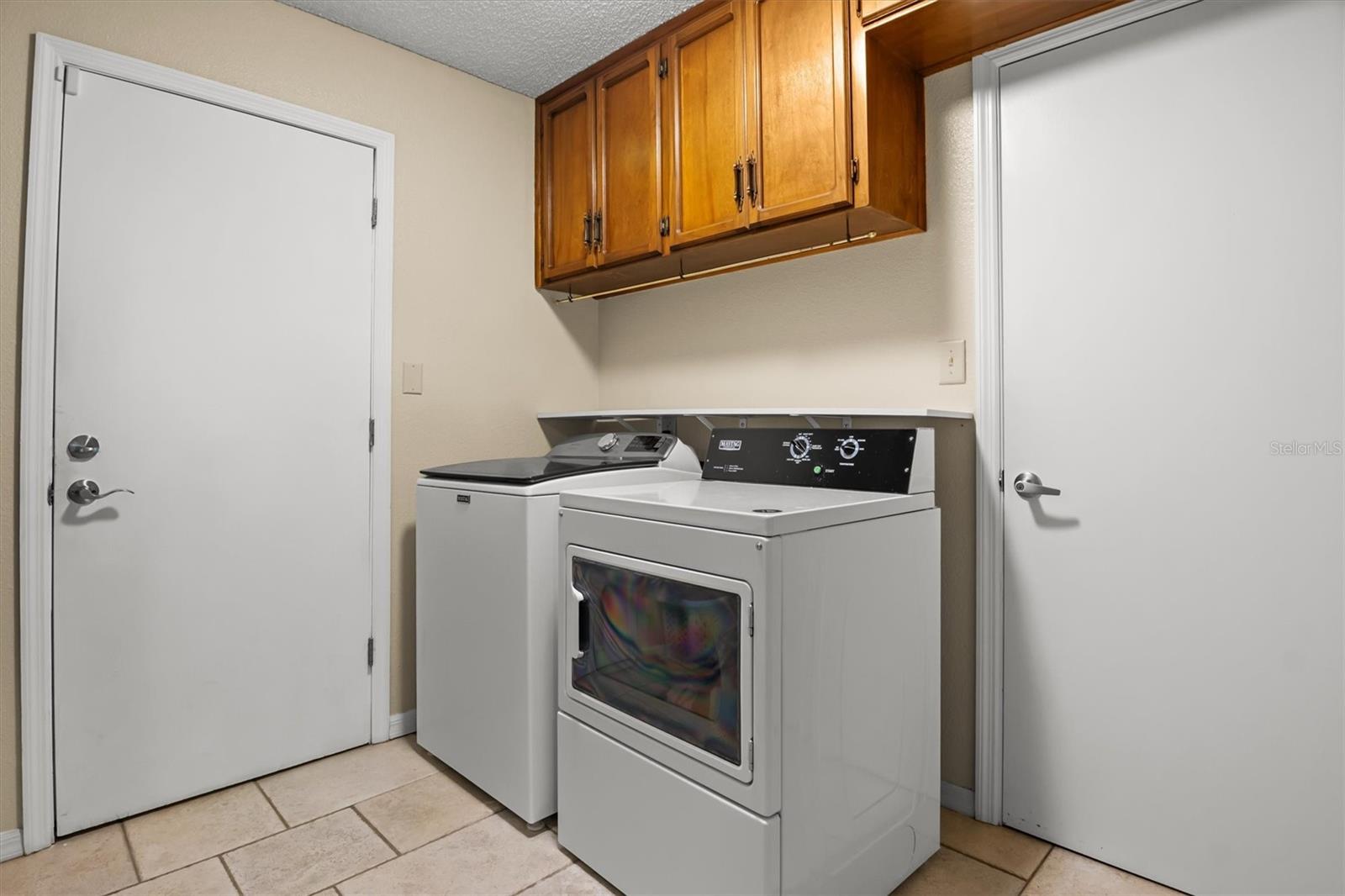 926 VAN DR