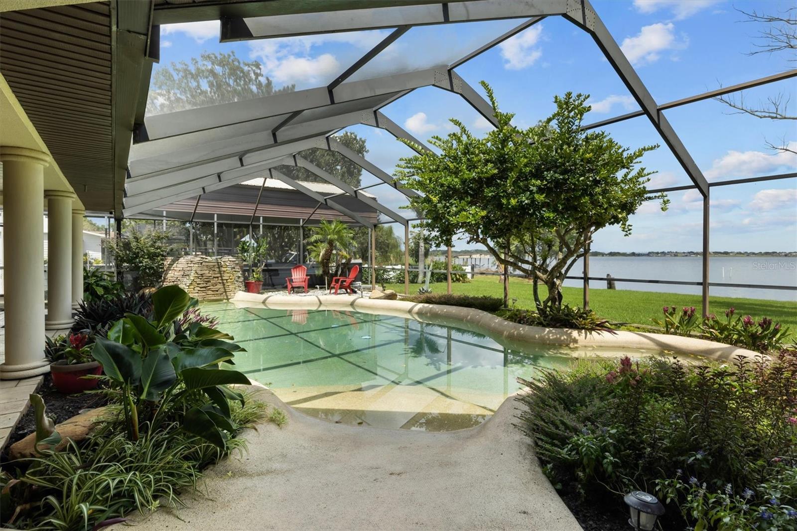 926 VAN DR