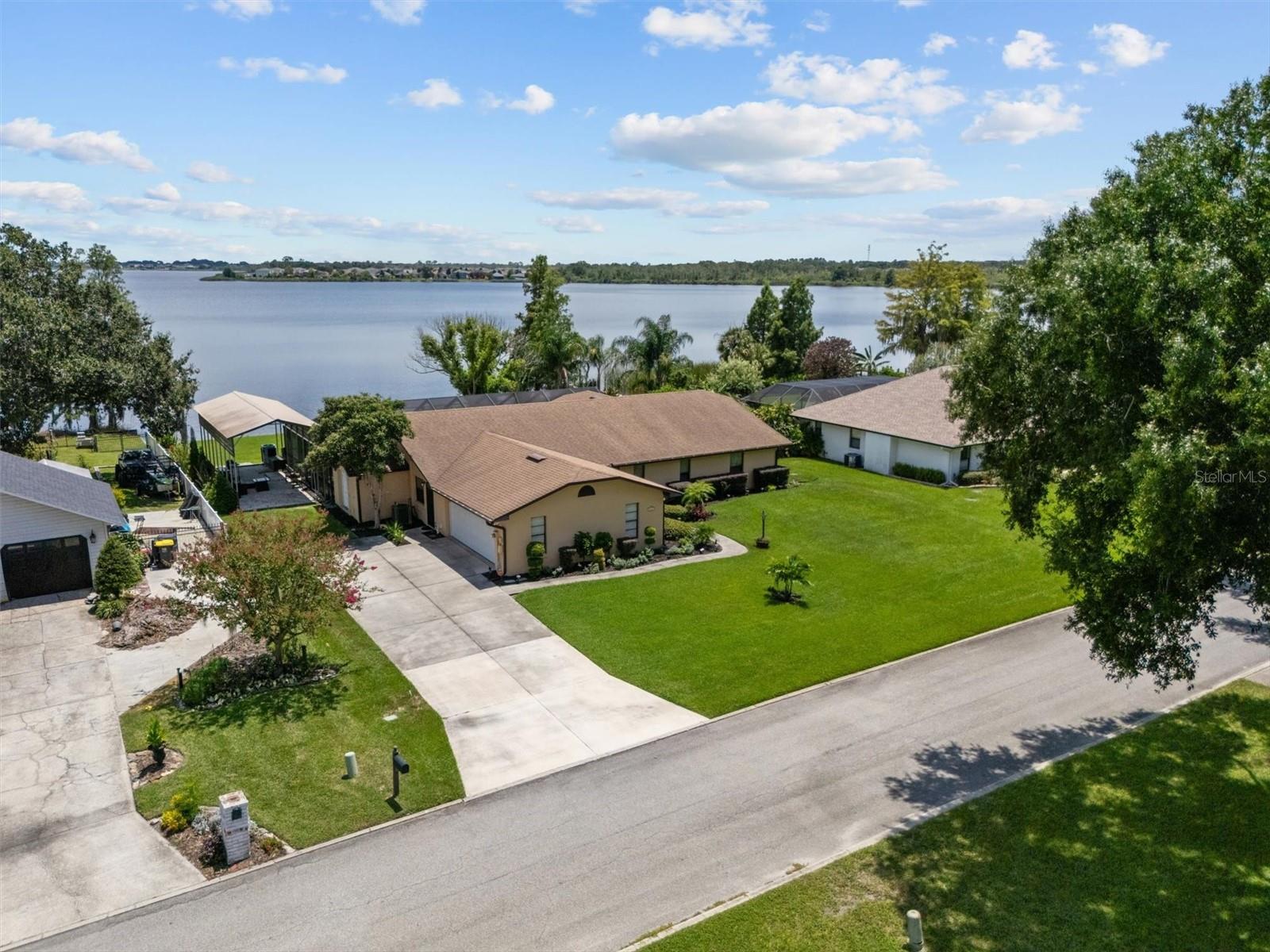 926 VAN DR