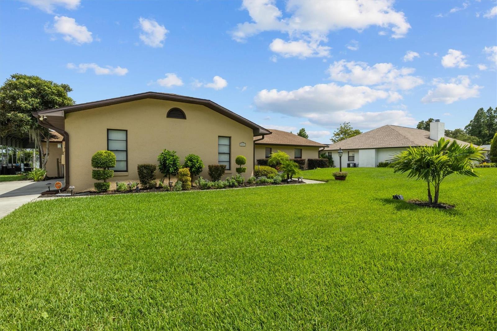 926 VAN DR
