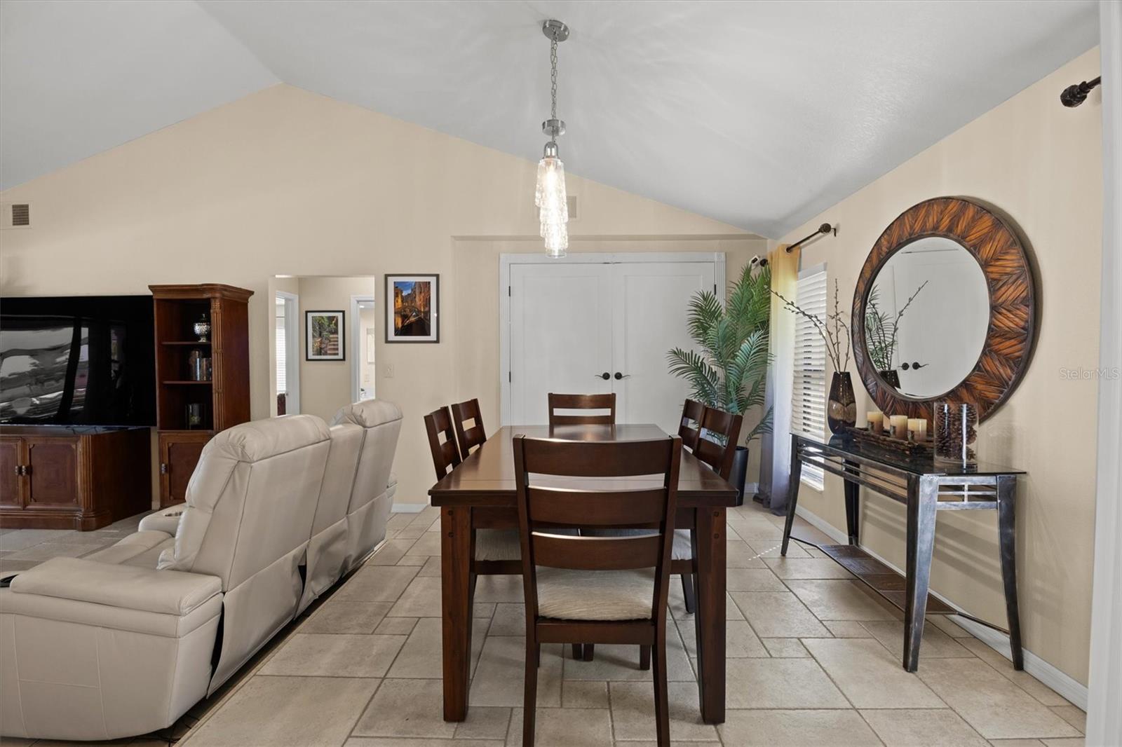 926 VAN DR