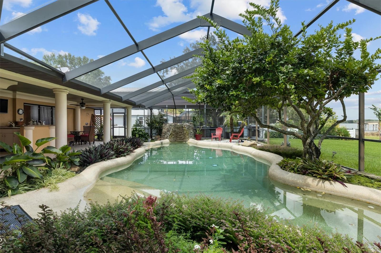 926 VAN DR