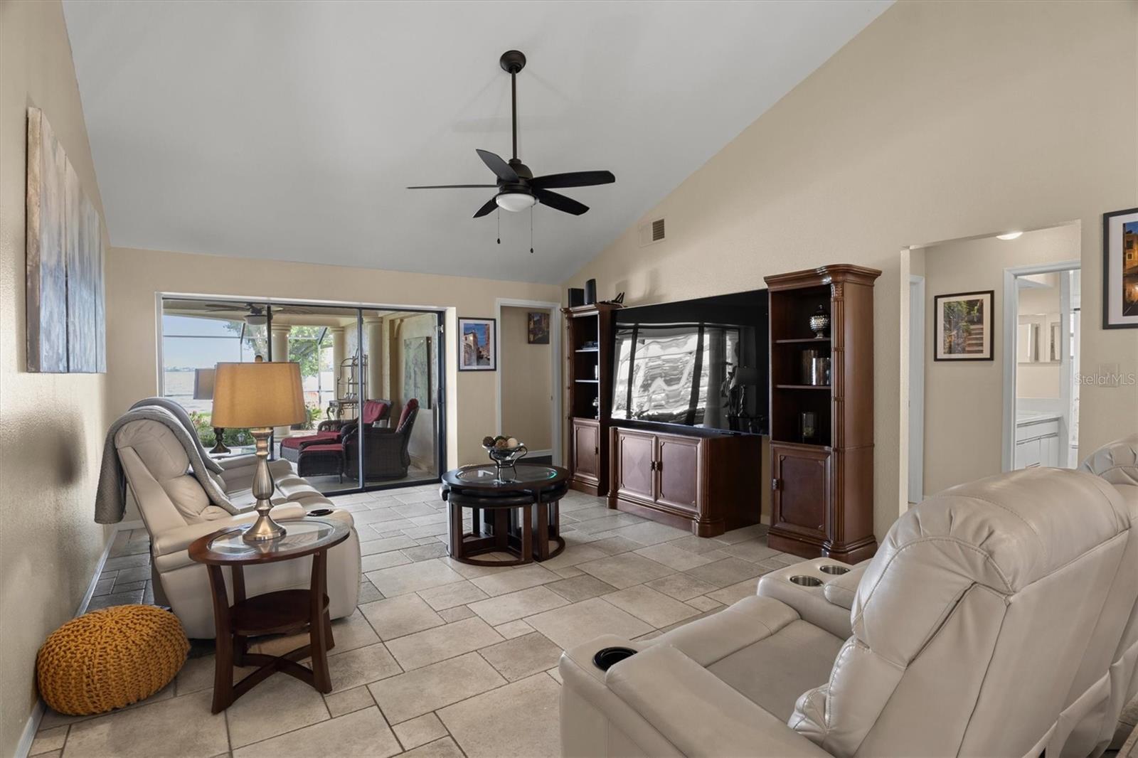 926 VAN DR