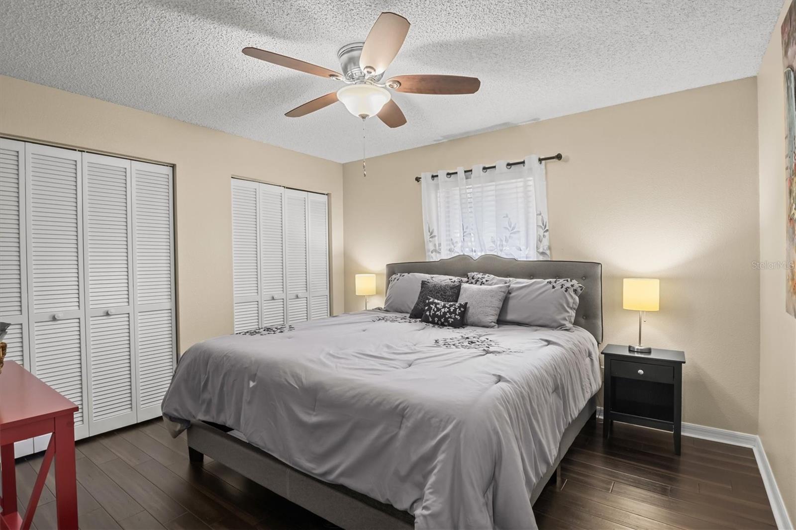 926 VAN DR