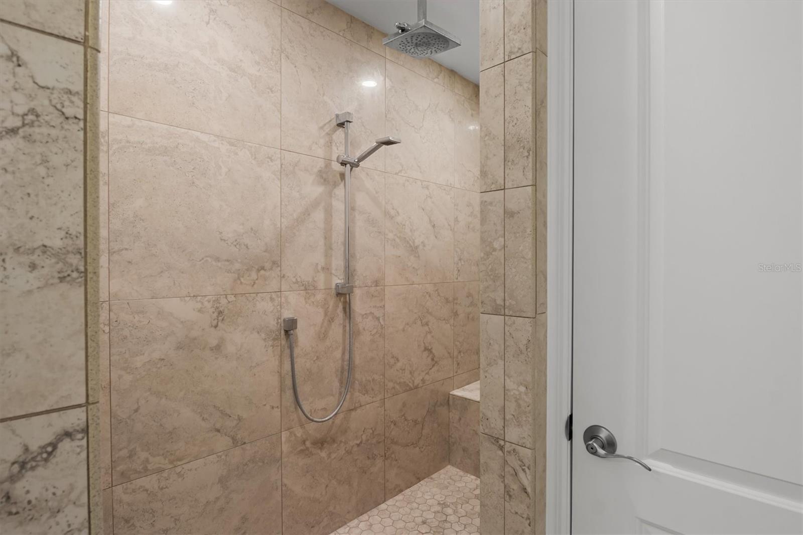 926 VAN DR