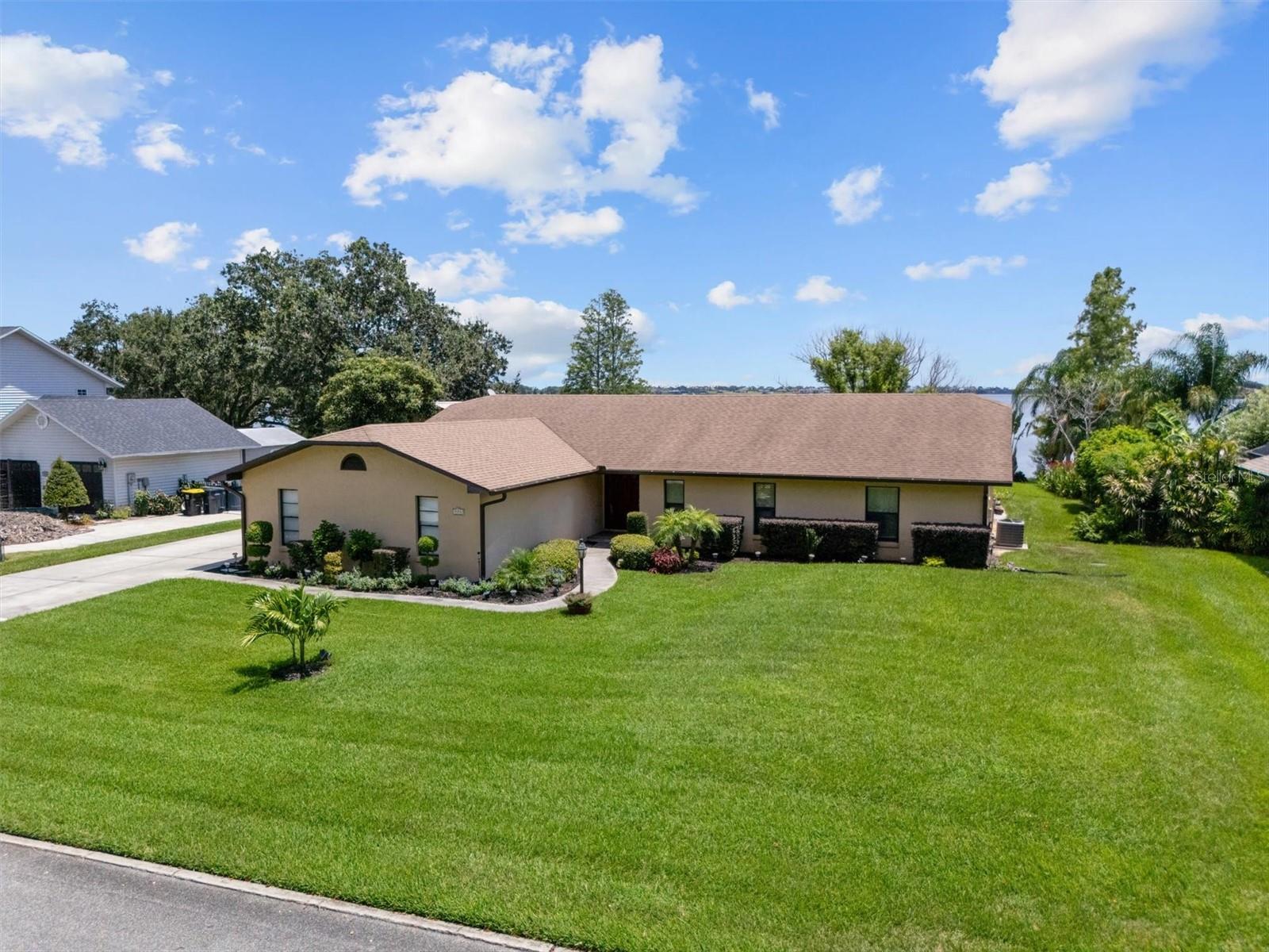 926 VAN DR