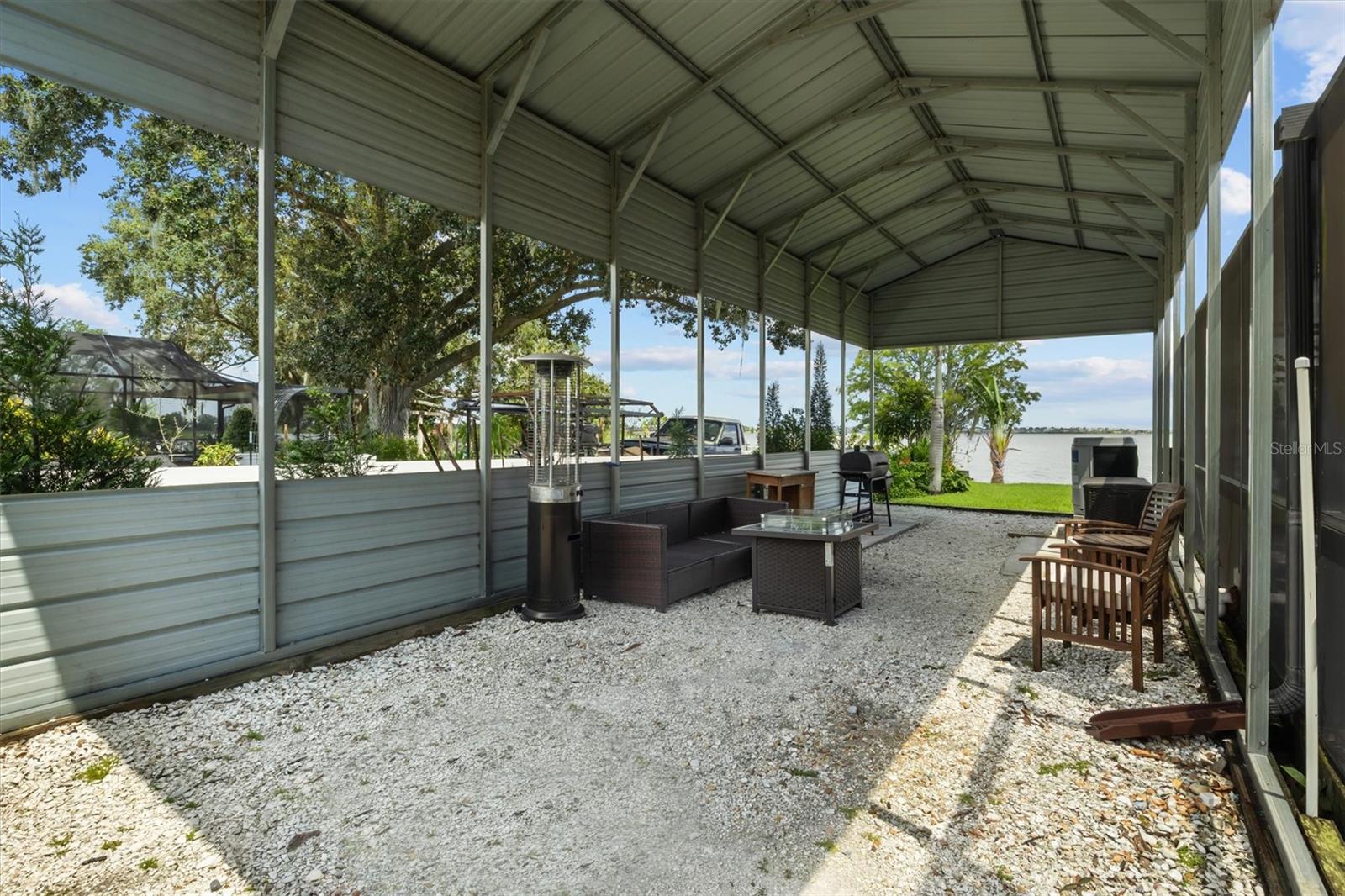 926 VAN DR