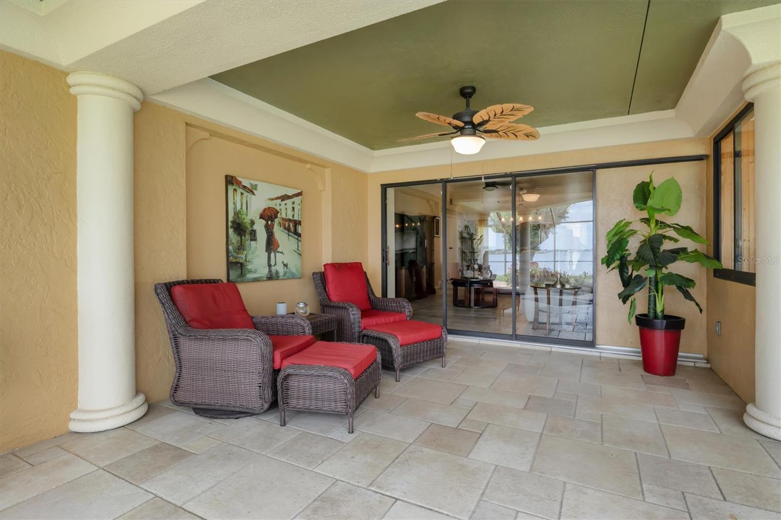 926 VAN DR