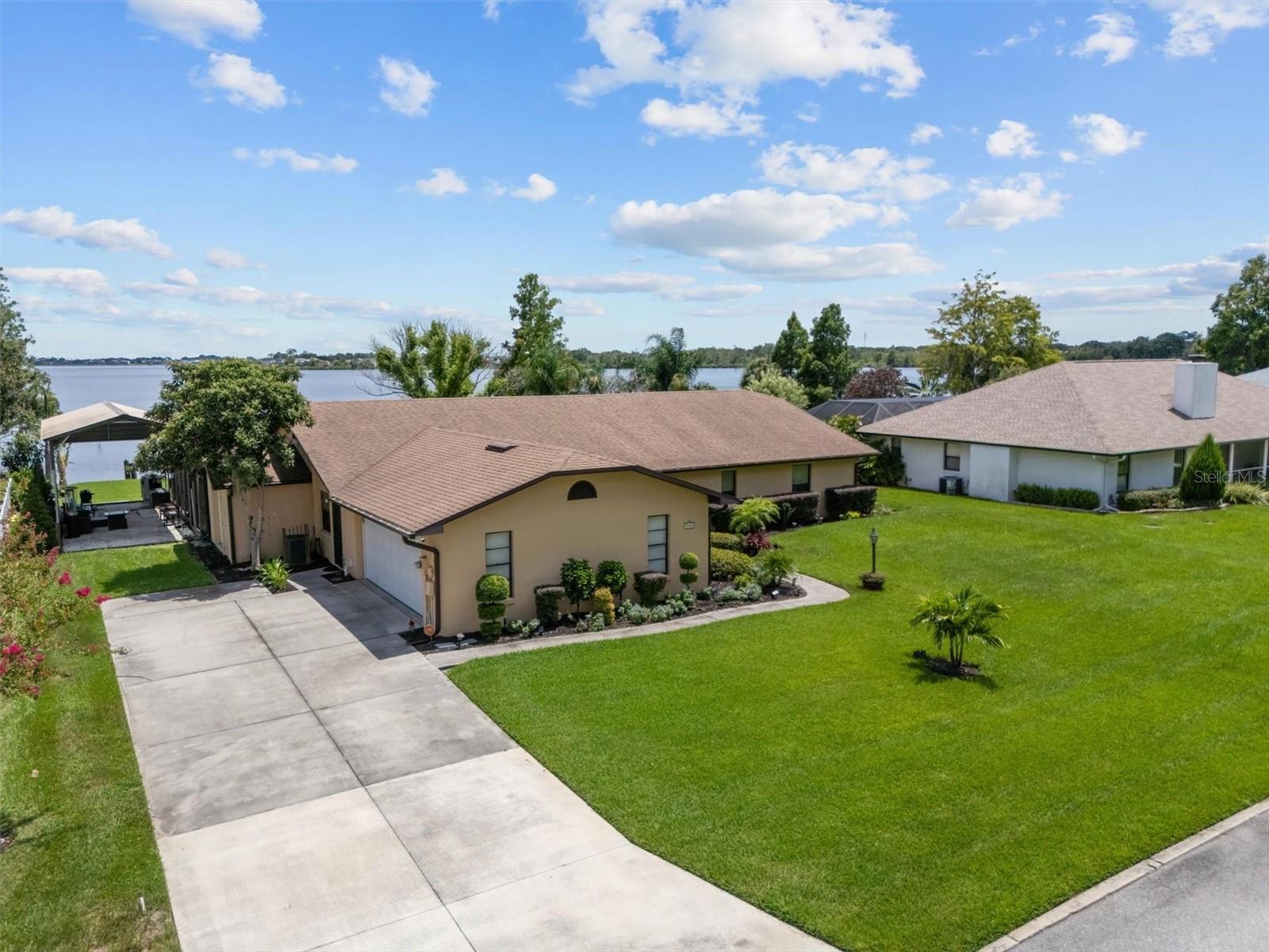 926 VAN DR