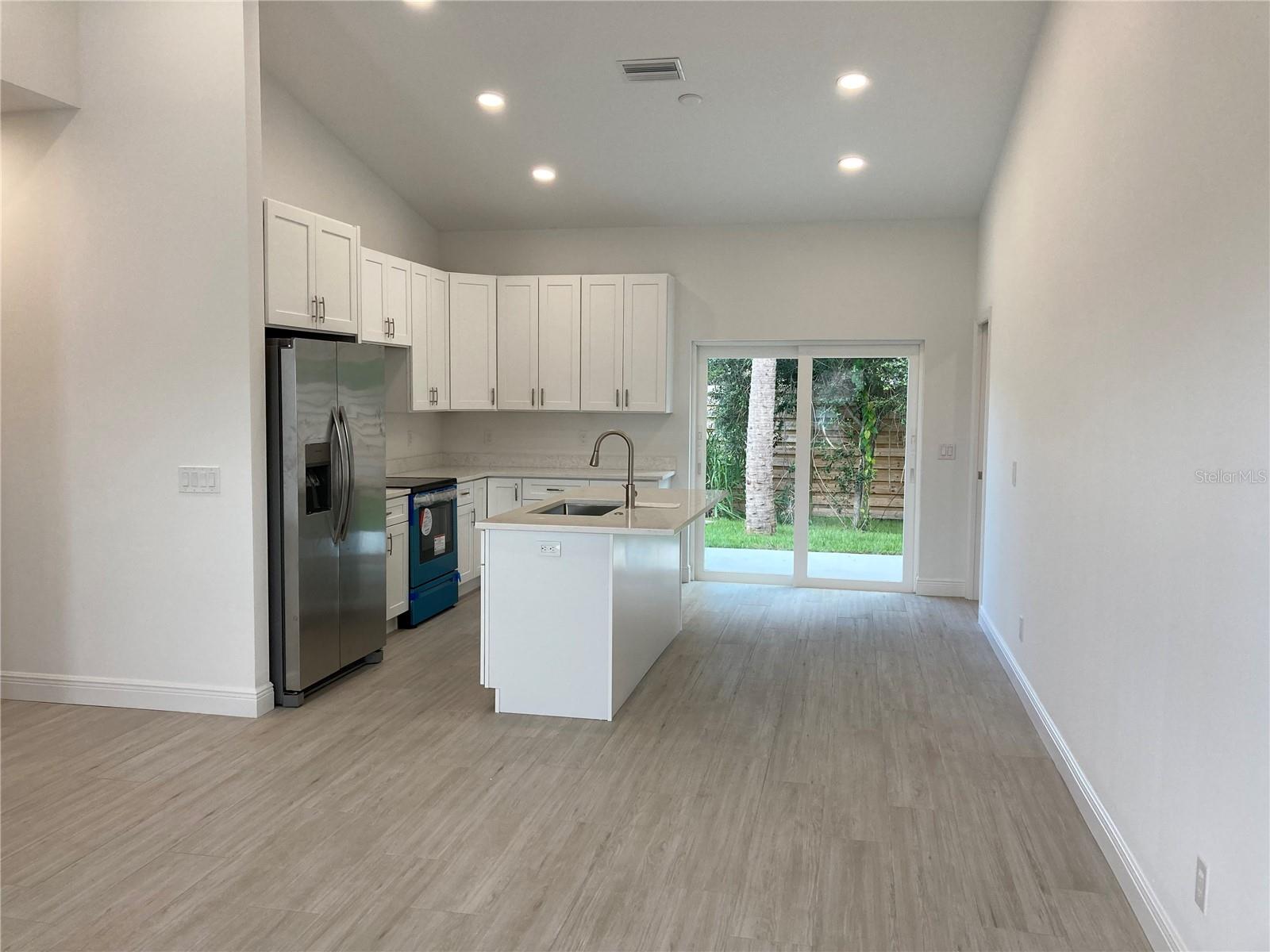 562 FLAMINGO RD