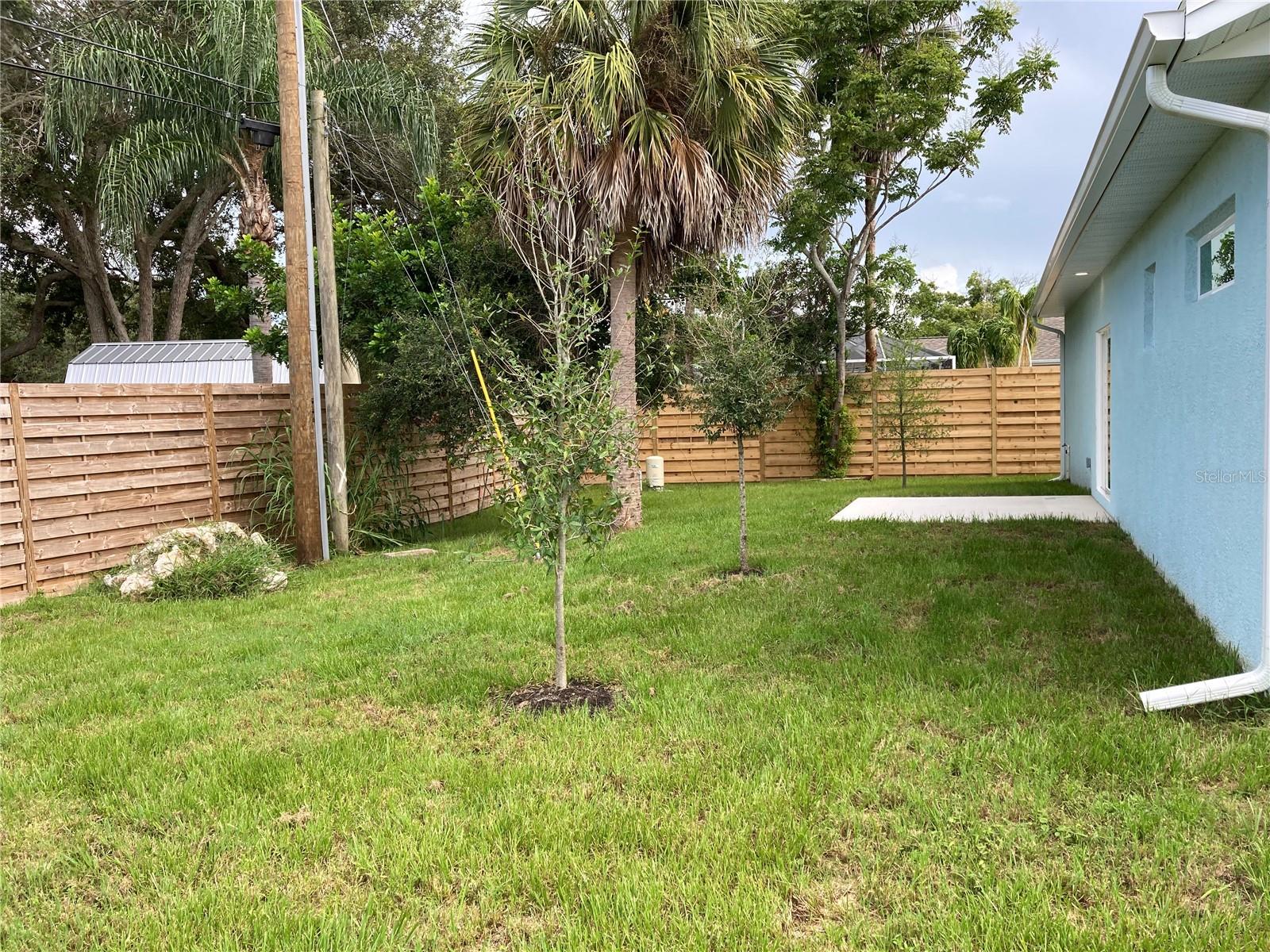 562 FLAMINGO RD