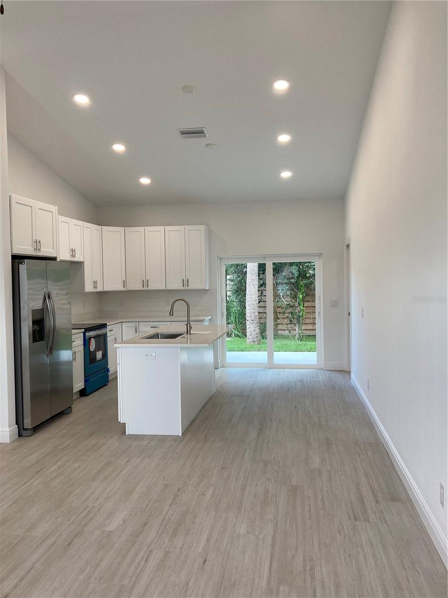 562 FLAMINGO RD