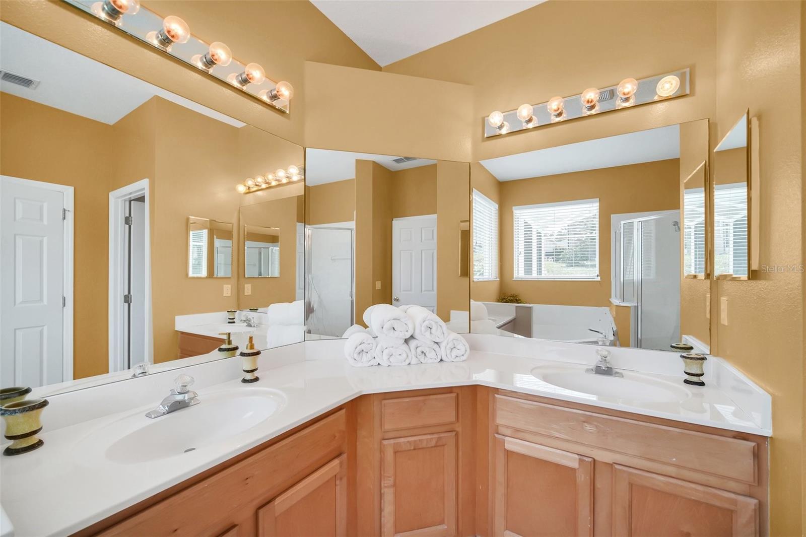 233 CHURCHILL PARK DR