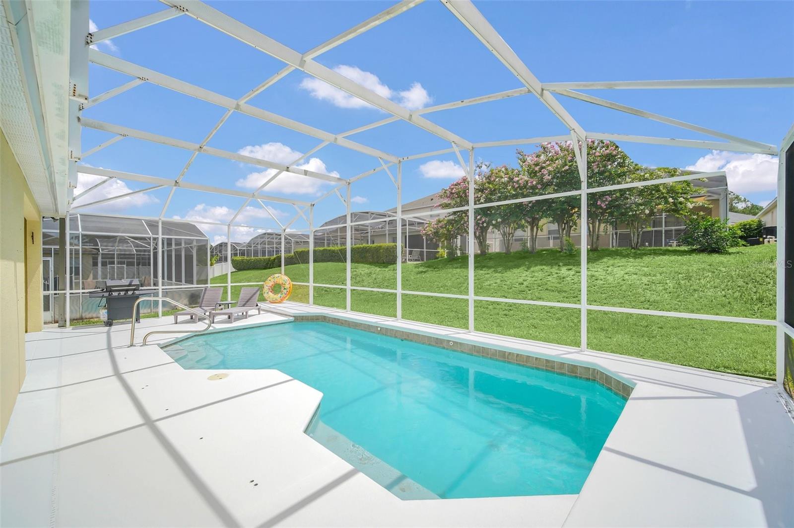 233 CHURCHILL PARK DR