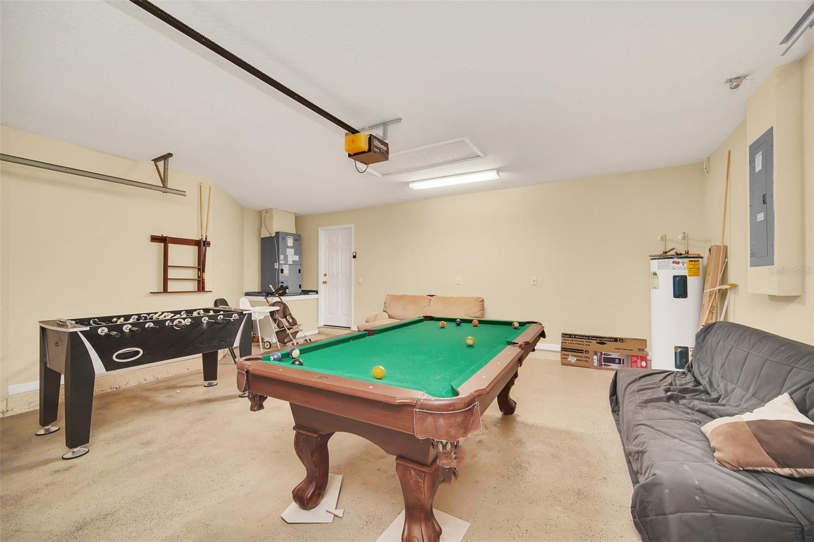 233 CHURCHILL PARK DR