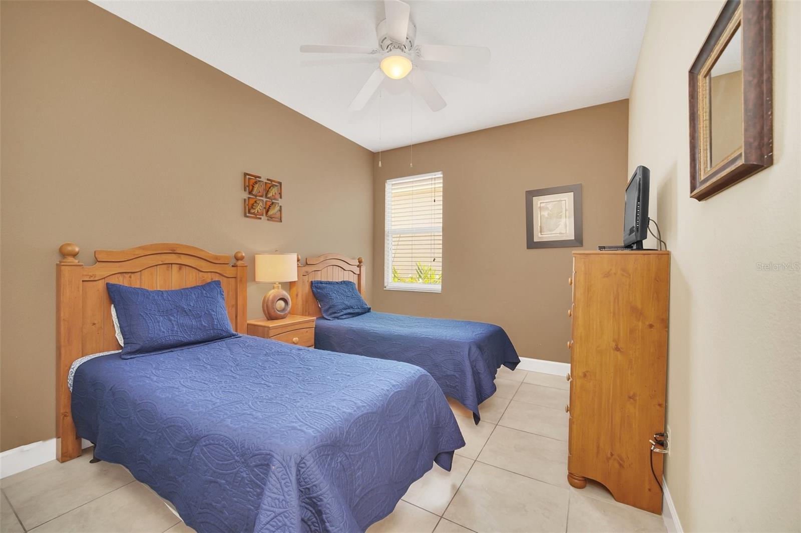 233 CHURCHILL PARK DR