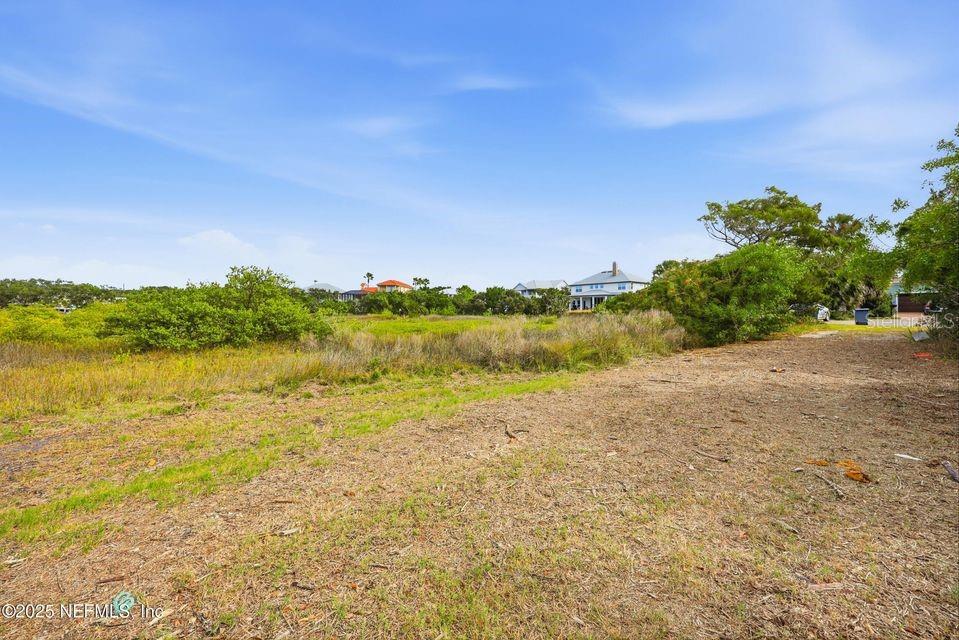 225 N LA CRESCENTA DR