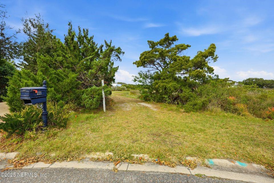 225 N LA CRESCENTA DR