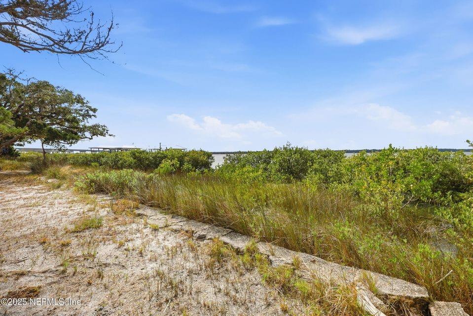 225 N LA CRESCENTA DR