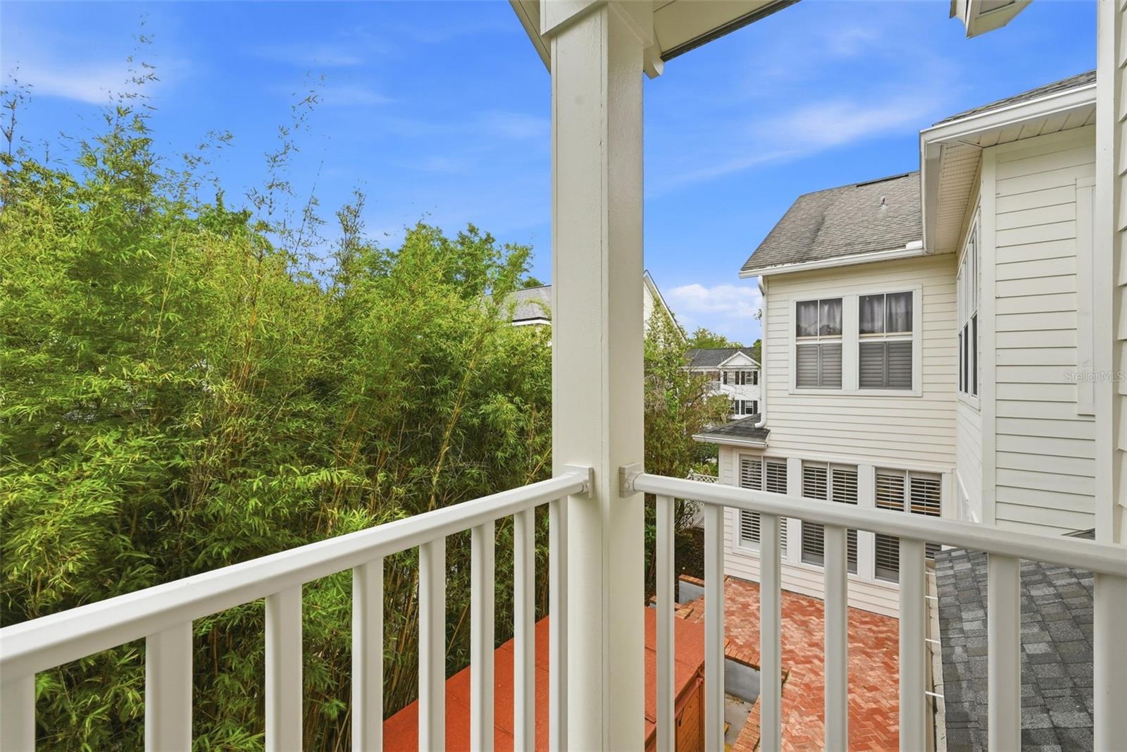 1110 RUSH CT