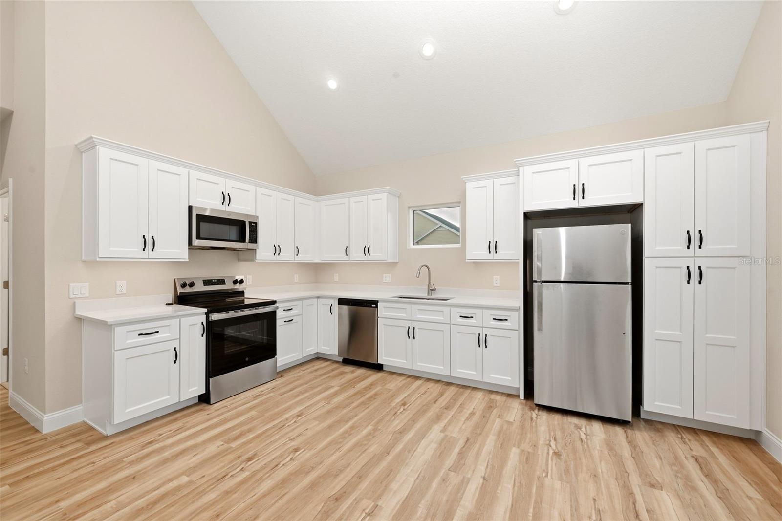 1110 RUSH CT