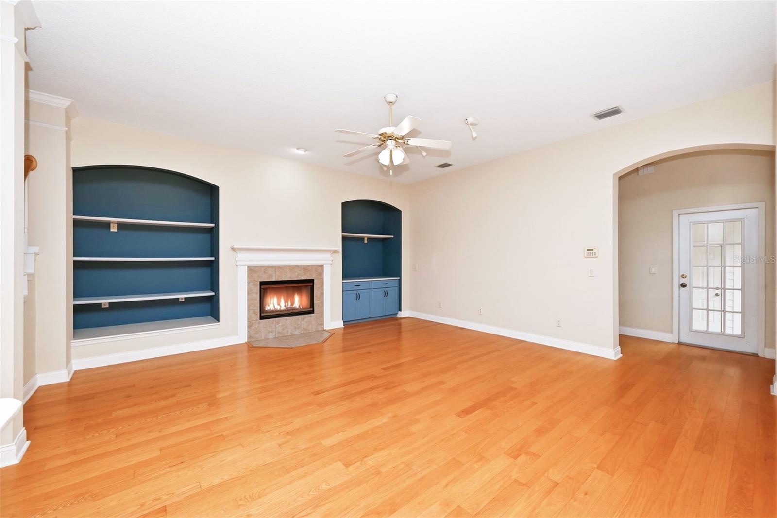 1110 RUSH CT