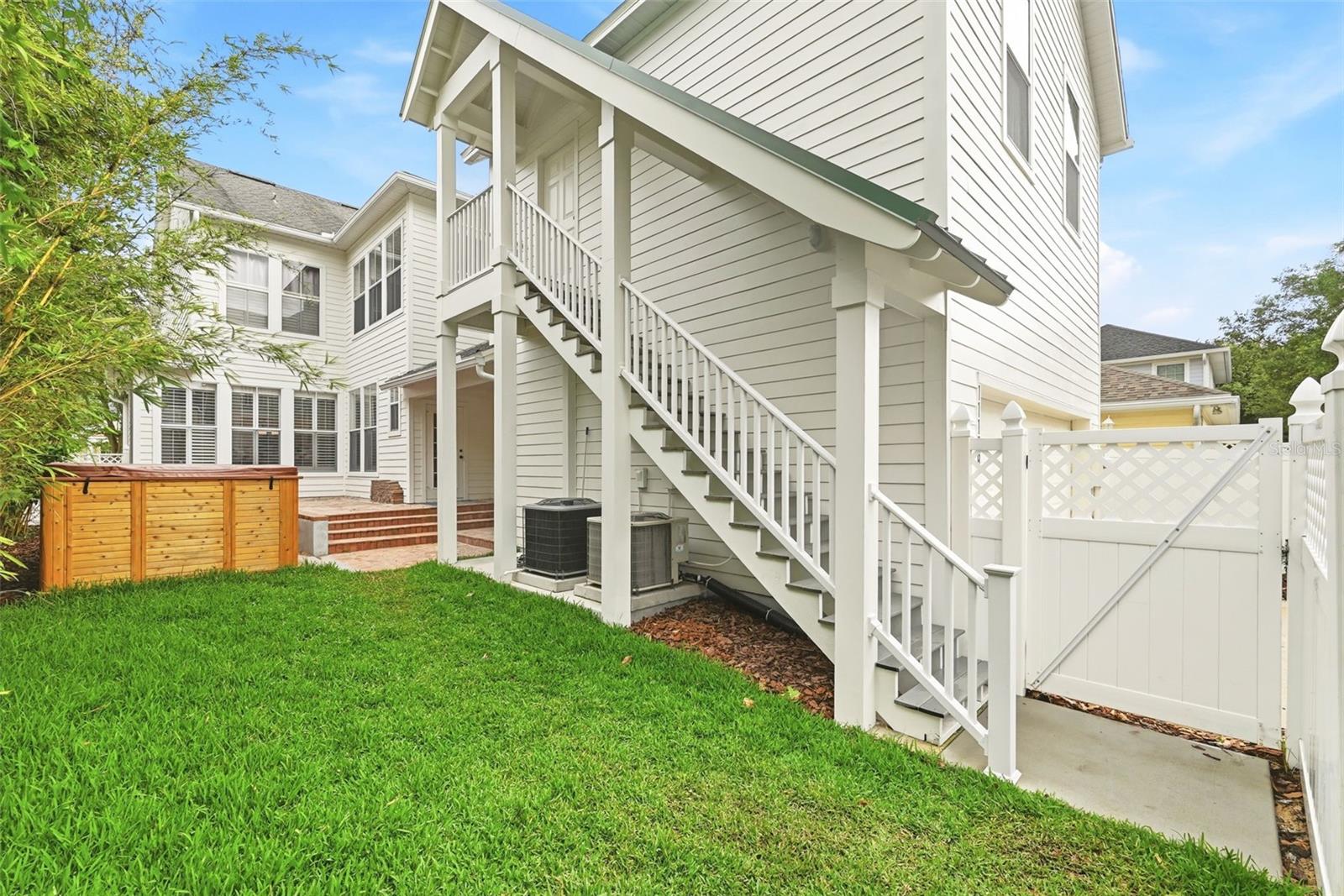 1110 RUSH CT