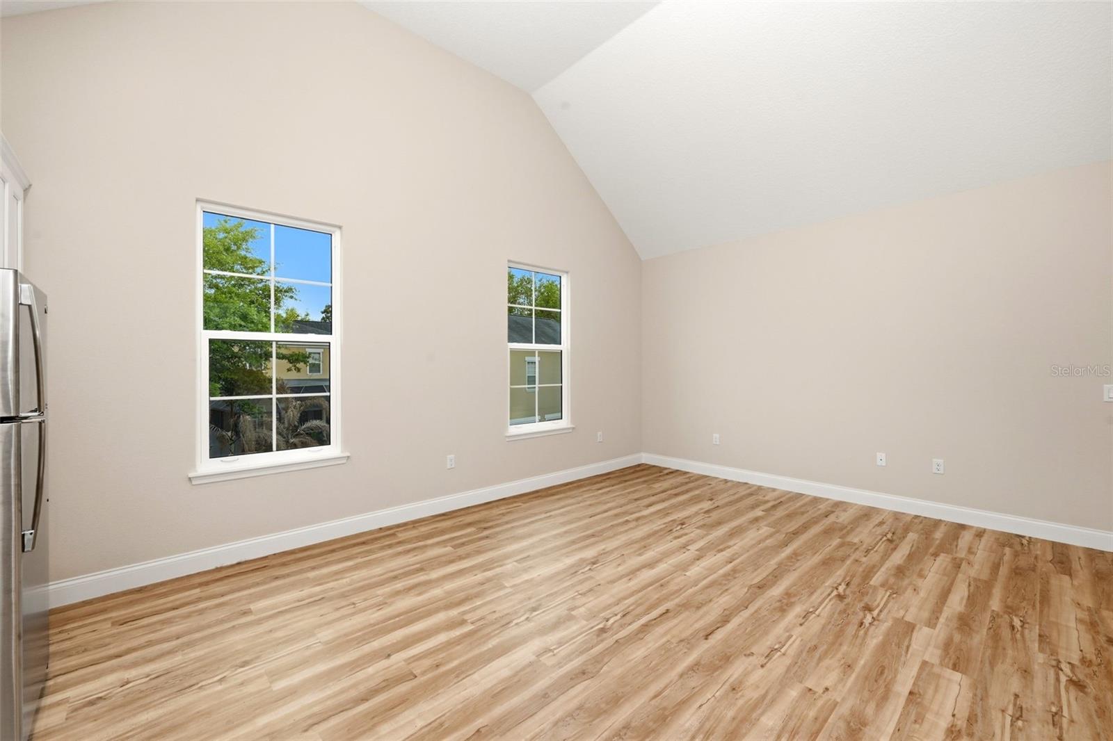 1110 RUSH CT