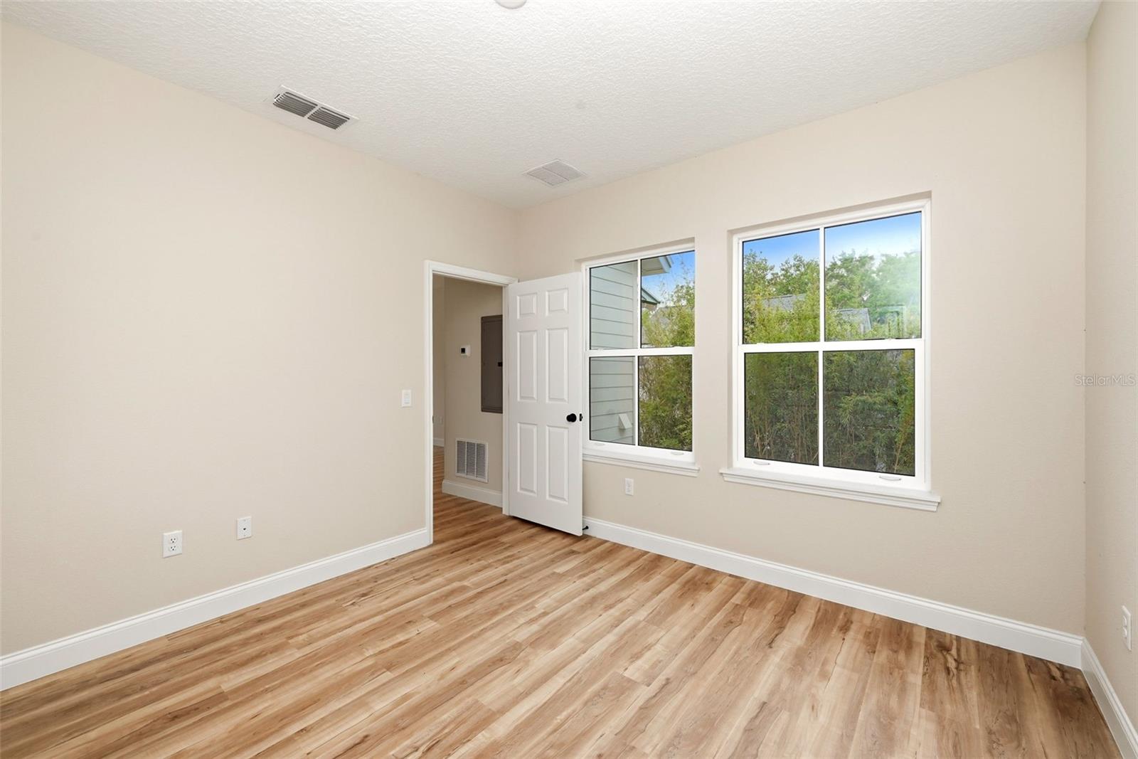 1110 RUSH CT