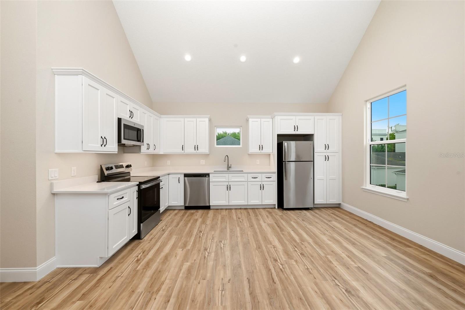 1110 RUSH CT