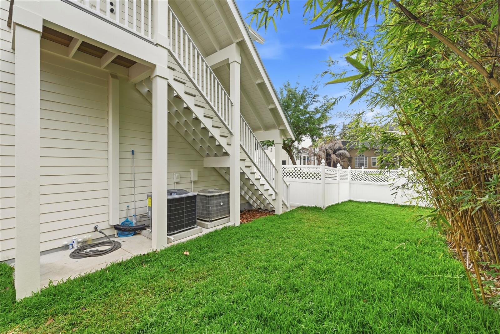 1110 RUSH CT