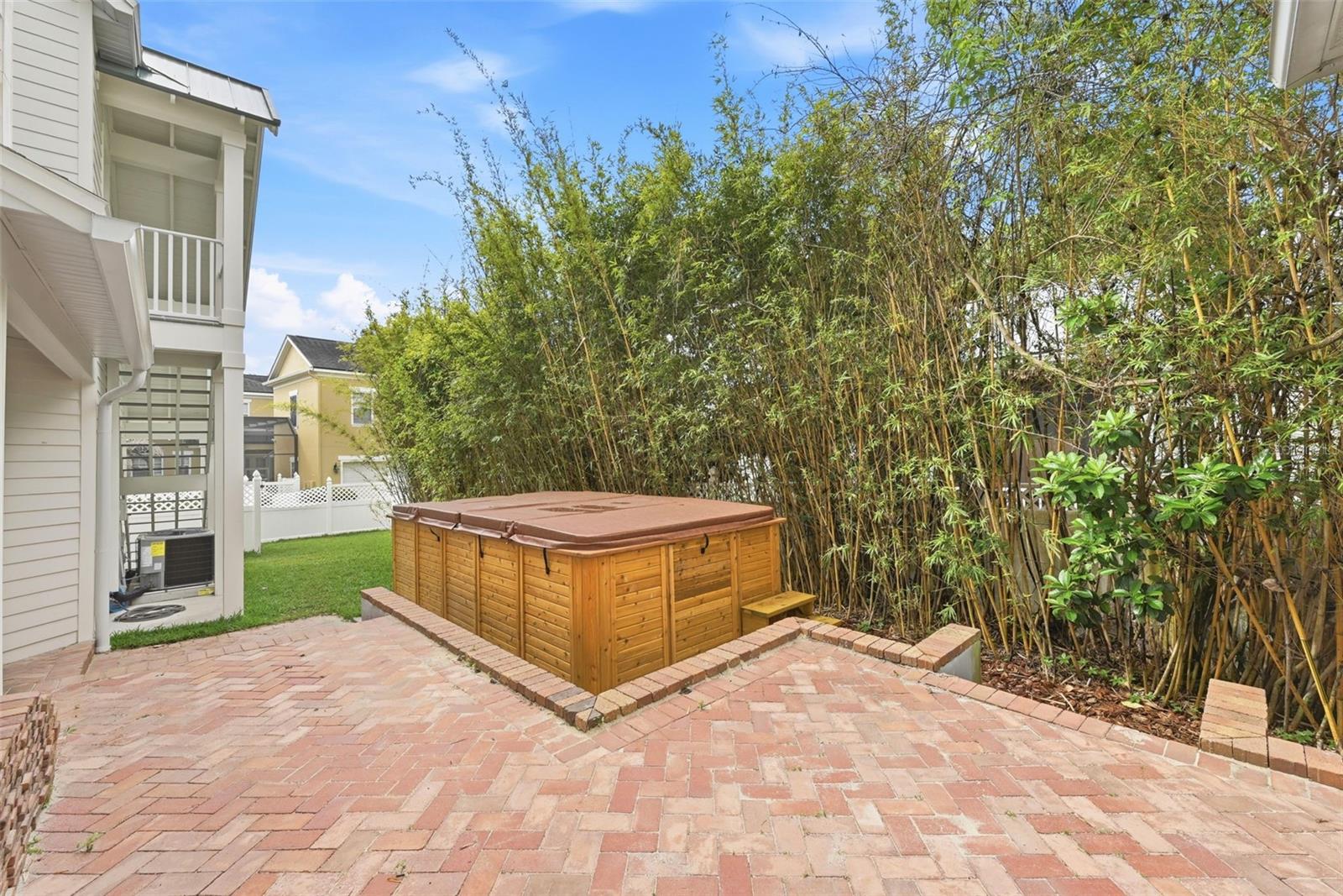1110 RUSH CT