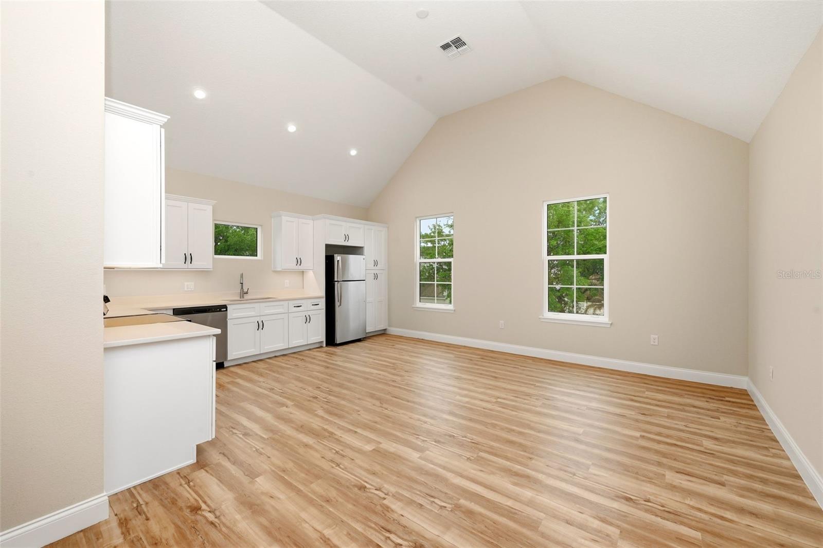 1110 RUSH CT