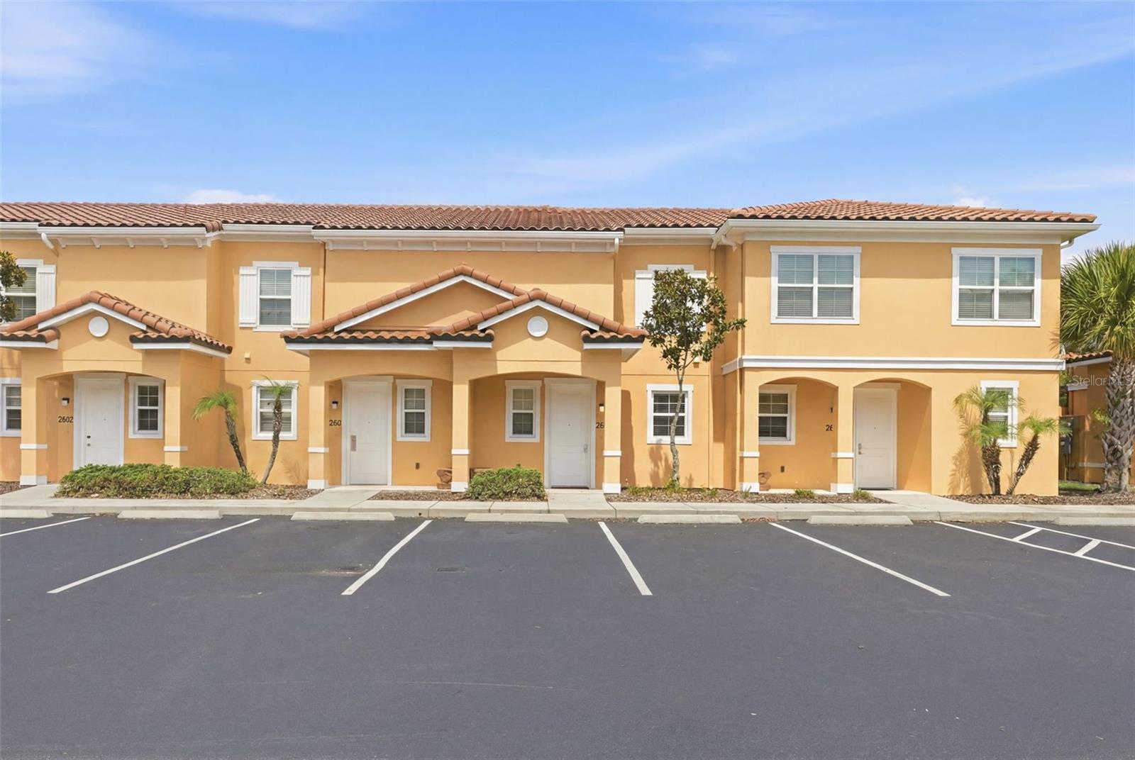 2606 ROADSTER LN