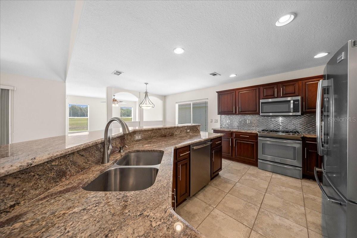 15813 SW 16TH AVENUE RD